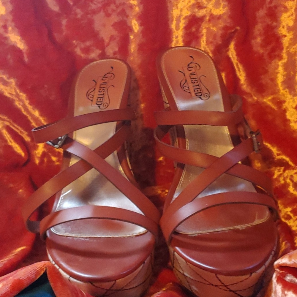 Platform Sandals - Picture 3 of 4